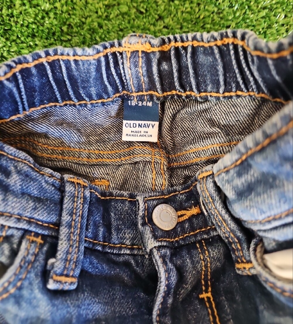 Old Navy/Carter's Leopard Print Baby Bodysuit with Distressed Denim Shorts - Picture 6 of 7